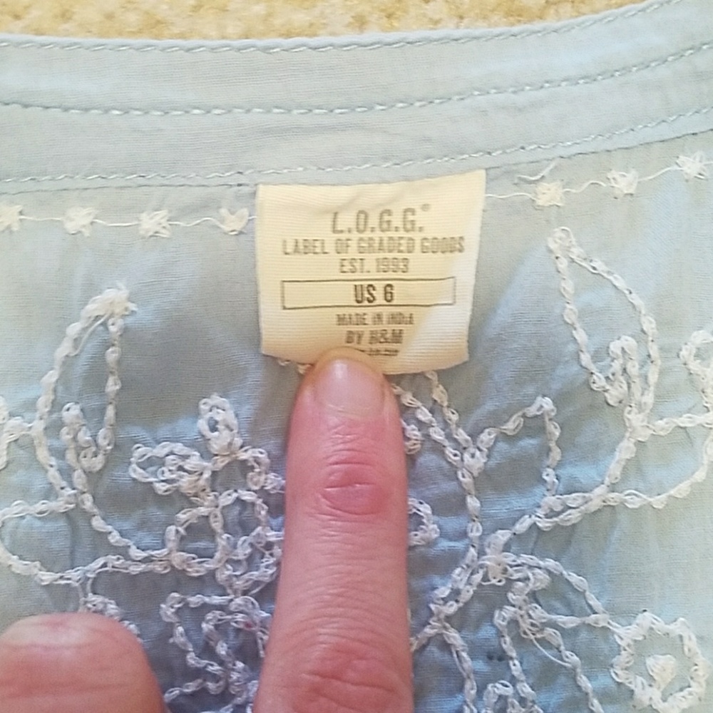 Embroidered top - Picture 2 of 3